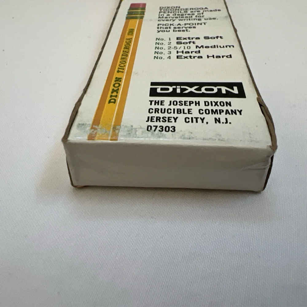 8 Dixon Ticonderoga 1388 Pencils 2 5/10 Medium Vintage USA